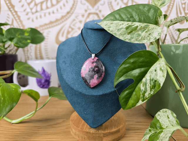 Pendentif Rhodonite A+ forme libre