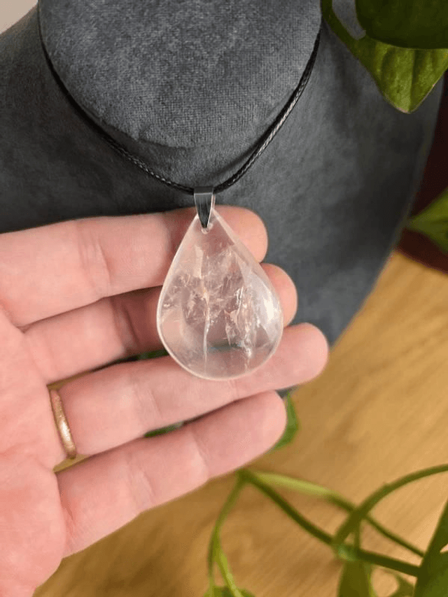 Cristal de roche – Pendentif en forme de goutte