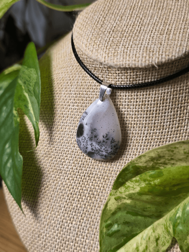 Agate Dendritique AA, pierre naturelle sans cerclage