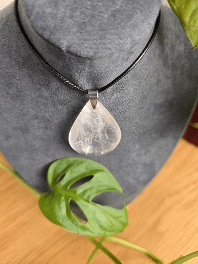 Cristal de roche – Pendentif en forme de goutte