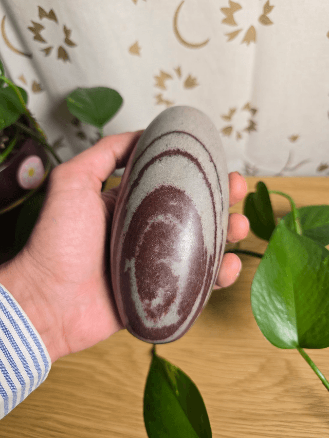 Shiva Lingam – Pierre naturelle de la rivière Narmada