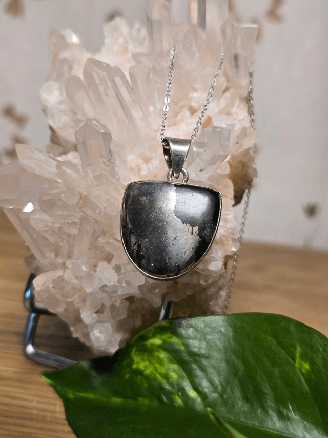 Pendentif Pyrite sur Magnétite, argent 925 (Qualité AA)