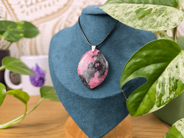 Pendentif Rhodonite A+ forme libre