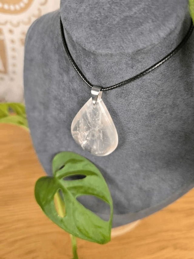 Cristal de roche – Pendentif en forme de goutte
