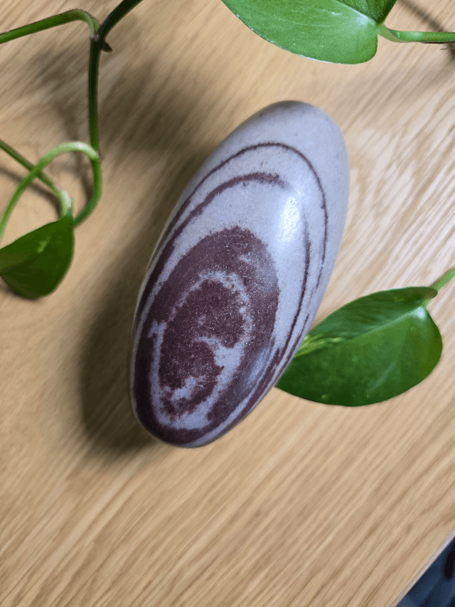 Shiva Lingam – Pierre naturelle de la rivière Narmada