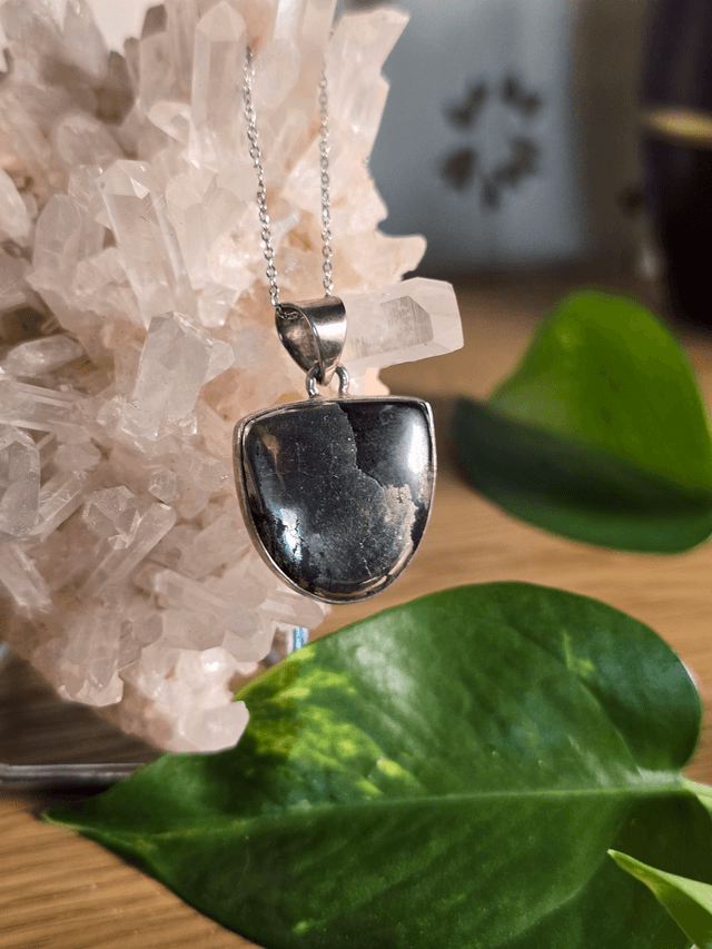 Pendentif Pyrite sur Magnétite, argent 925 (Qualité AA)
