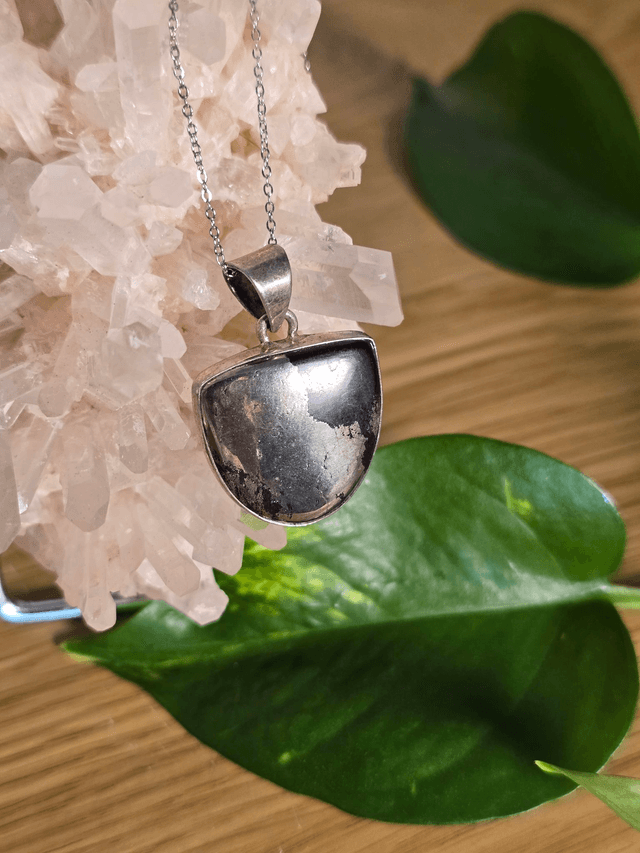 Pendentif Pyrite sur Magnétite, argent 925 (Qualité AA)