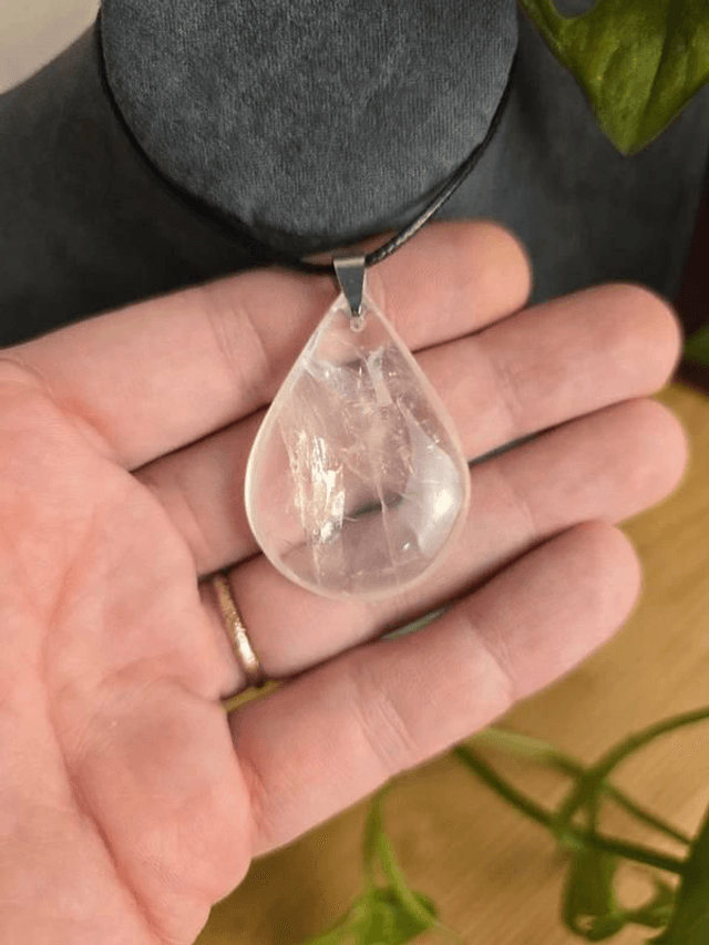Cristal de roche – Pendentif en forme de goutte