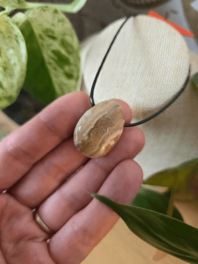 Aragonite - Pendentif pierre percée (Qualité A)