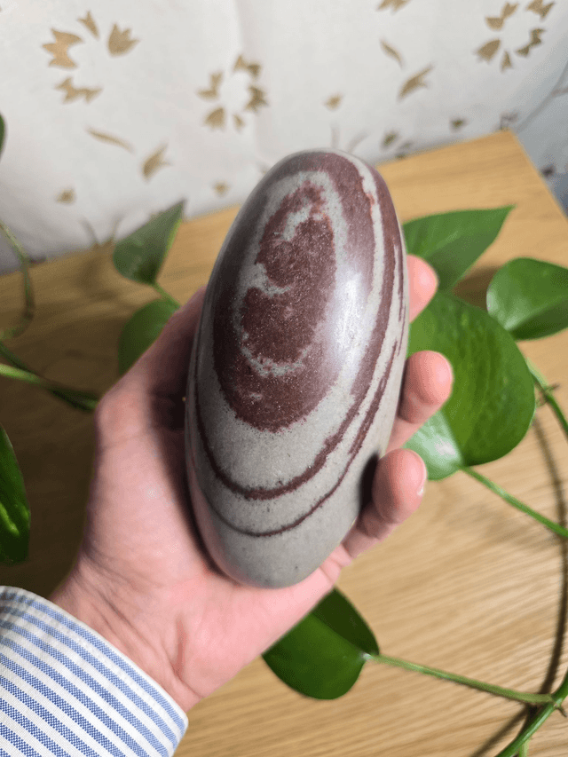 Shiva Lingam – Pierre naturelle de la rivière Narmada