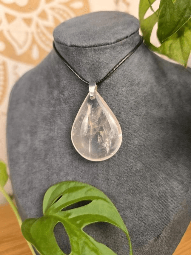 Cristal de roche – Pendentif en forme de goutte
