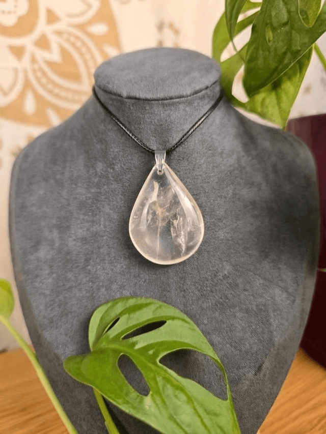 Cristal de roche – Pendentif en forme de goutte