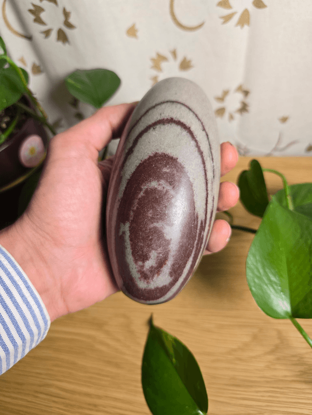 Shiva Lingam – Pierre naturelle de la rivière Narmada