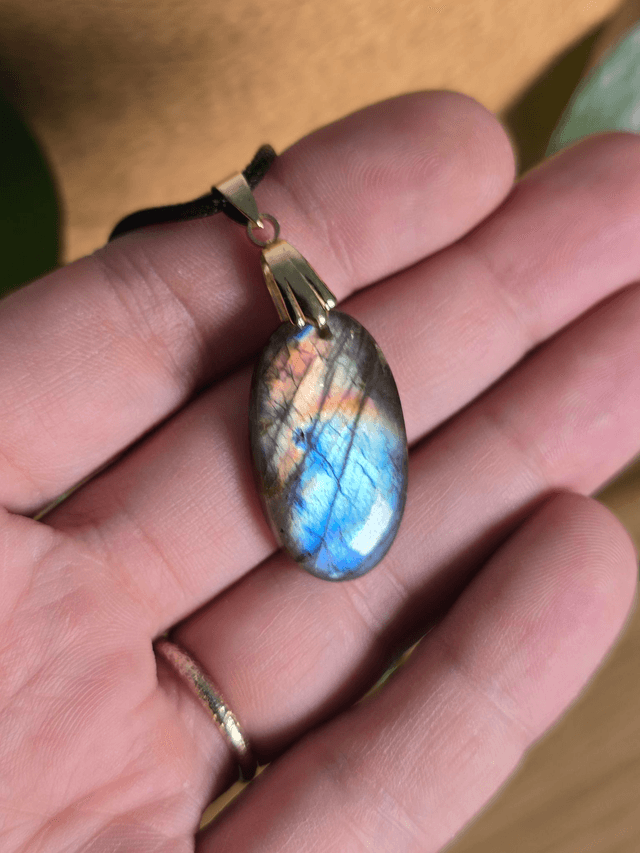 Pendentif Labradorite, sans cerclage (Qualité A+)