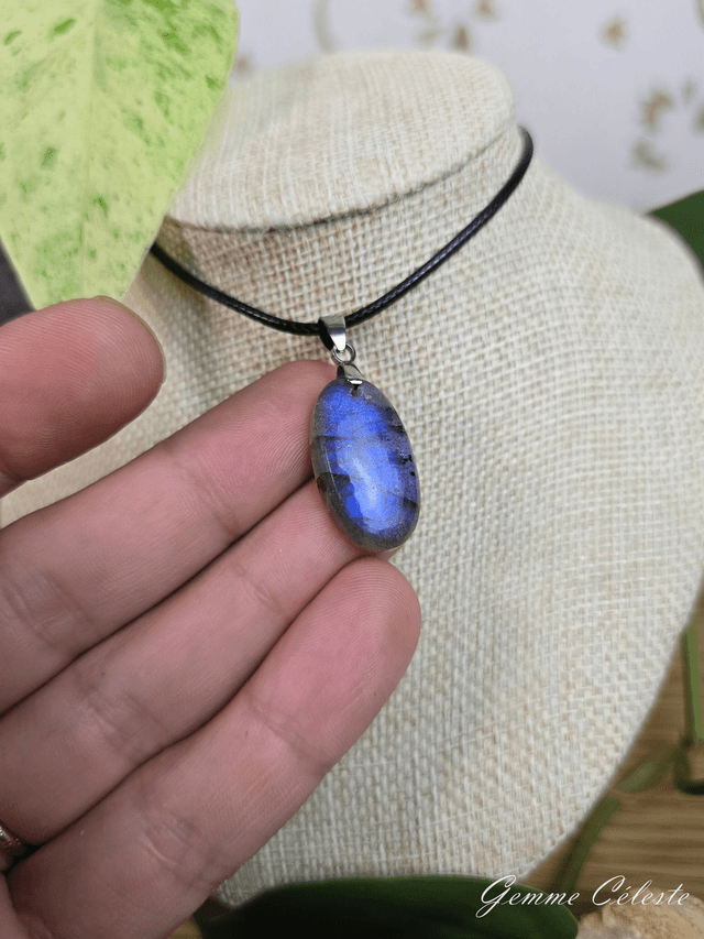 Labradorite non cerclée (A+), bleu intense
