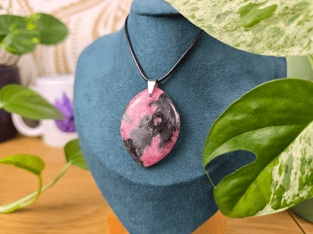 Pendentif Rhodonite A+ forme libre
